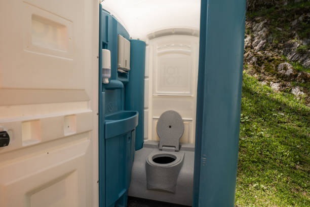 Best Luxury portable toilet rental  in Seeley, CA